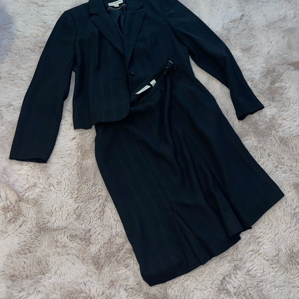Amanda Smith Petite Black Suit Set